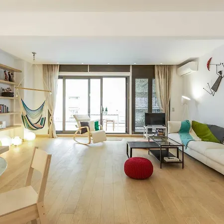 Apartament Stylish 3-bedroom & Terrace Saloniki