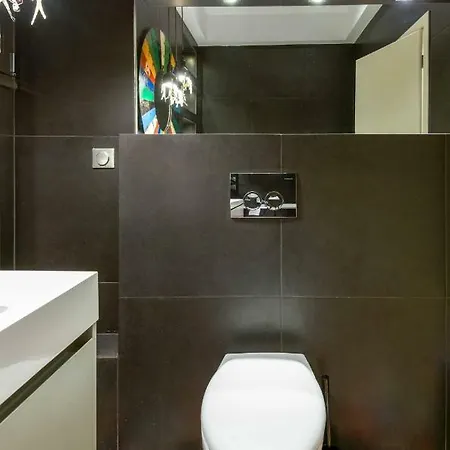 Stylish 3-bedroom & Terrace Saloniki