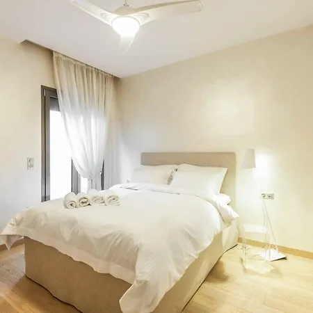 Apartament Stylish 3-bedroom & Terrace